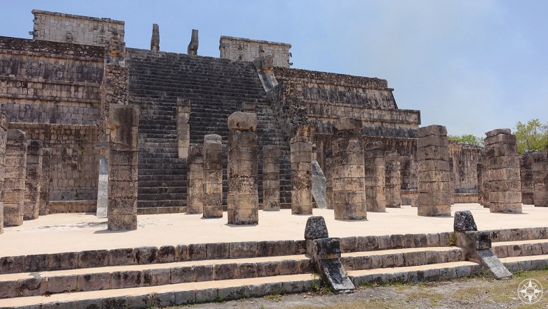 Templo de los Guerreros (Temple of the Warriors) Chichén Itzá, Mexico